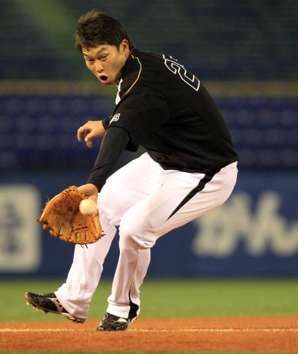 痛恨失策から一夜　新井４０分特守「練習です。確認です。準備です」