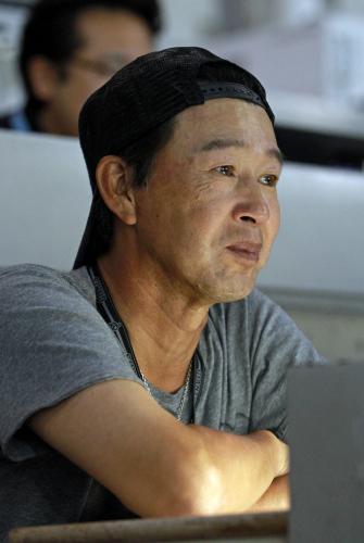＜Ｈｏｎｄａ・ＴＤＫ＞スタンドで息子のプレーを観戦する野球解説者の篠塚氏