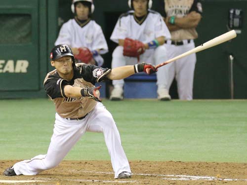 ＜巨・日＞９回１死一塁、日本ハム・中田は空振りの三振に倒れる