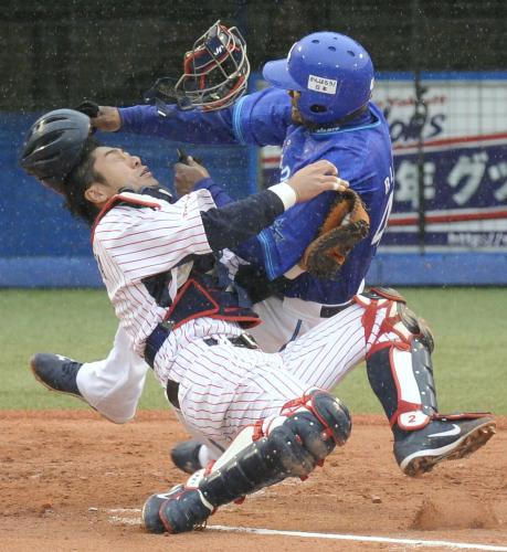 相川、左肩亜脱臼で全治２カ月　本塁接触プレーで負傷