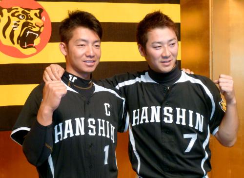 オールスター戦にファン投票で選出された阪神の鳥谷（左）と西岡