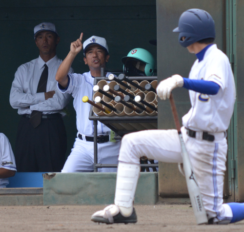 ソフト界の名将が１勝　日本ハム阿井ヘッドの後任