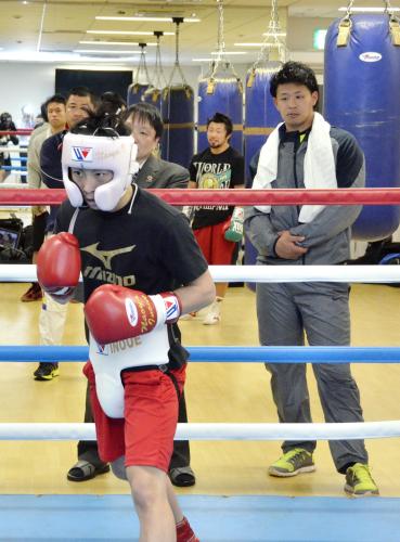 浅村　大橋ジムで井上、八重樫とボクシングトレ