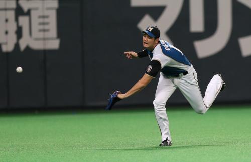 大谷　初左翼で決勝点献上　果敢チャージも届かず三塁打に