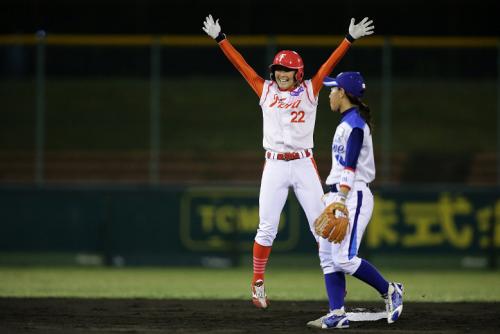 フローラが勝利　矢野完封13勝目