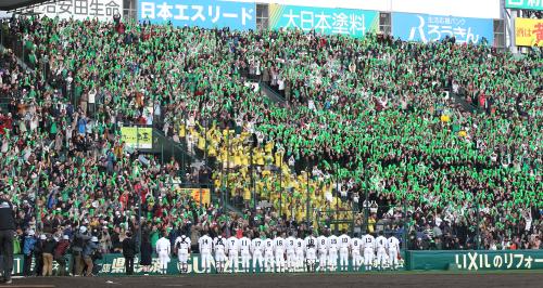 松山東　選抜82年ぶり勝利　82歳日本一メンバーも歓喜「強敵相手に臆せず頑張った」