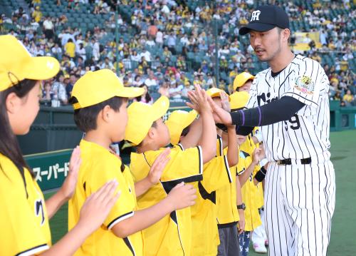 【画像・写真】５児のパパ阪神・狩野「最高の気持ち」　父の日に代打でパパッとＶ打