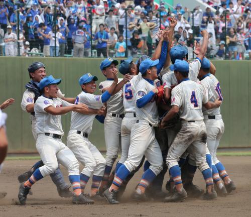 【画像・写真】花咲徳栄　４年ぶりの夏切符！最後も必勝“右左リレー”