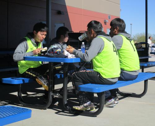 ハムキャンプ学生ボランティア　楽しみは「選手と同じ和食」