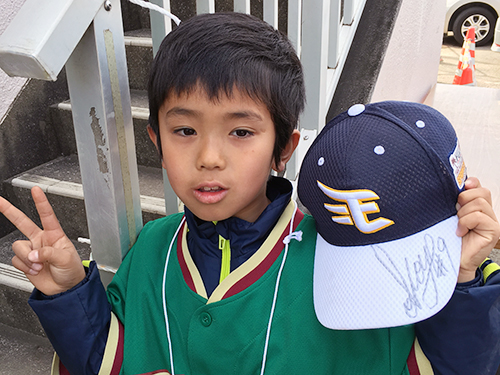あのメジャー選手の甥が楽天戦始球式　オコエのサインに興奮