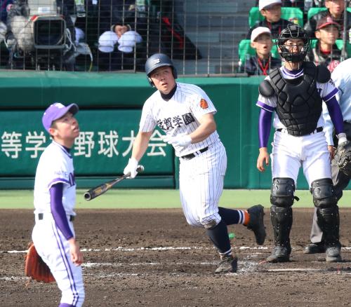 “ヘリコプター打法”馬越２ラン！滋賀学園３、４番で計７打点