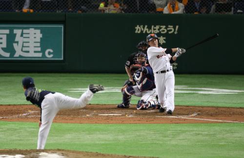 【画像・写真】長野、由伸Ｇ初安打初本塁打初得点「最初にハイタッチできて良かった」