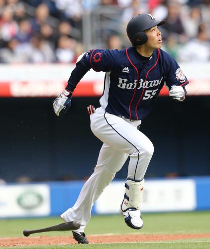 西武　秋山　12試合目で今季１号「風にも助けられた」