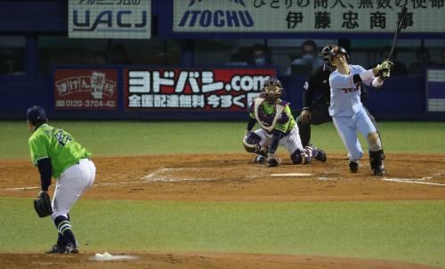 【画像・写真】巨人・小林誠　攻守で菅野の完封援護　３安打３打点にゲキも