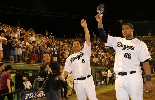 平田が決勝打！「黒田さんの200勝、来週に残してほしいと…」