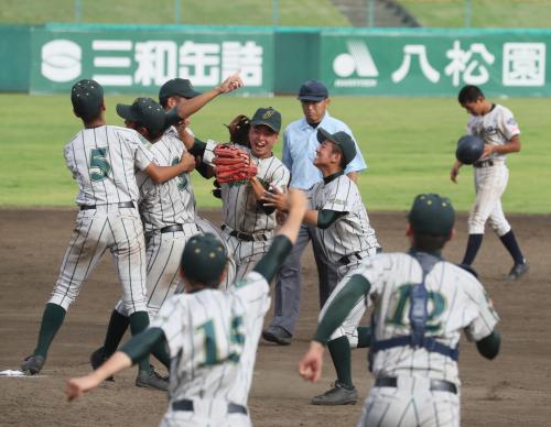 【山形】鶴岡東、延長１１回制し２年連続５度目の甲子園へ