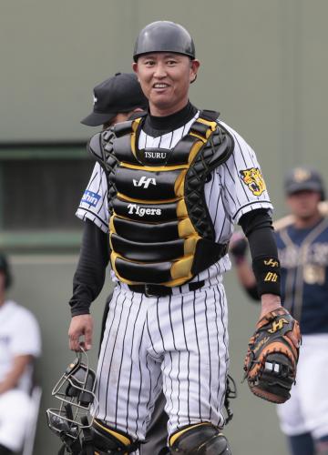 阪神・鶴岡引退へ　虎党支えた“良妻”決断、２９日にも正式発表