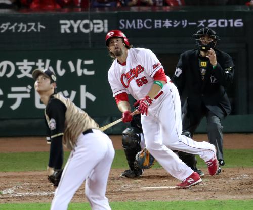 【画像・写真】広島　重盗＆２発で大谷粉砕！誠也“神ってる”日本Ｓ４７年ぶり本盗