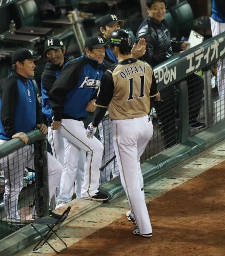 栗山監督　大谷をネクストサークル立たせたワケ「制球甘くなる」