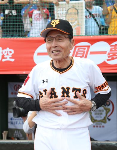 王さん　背番号１に大歓声　巨人ＯＢ　台湾で慈善試合