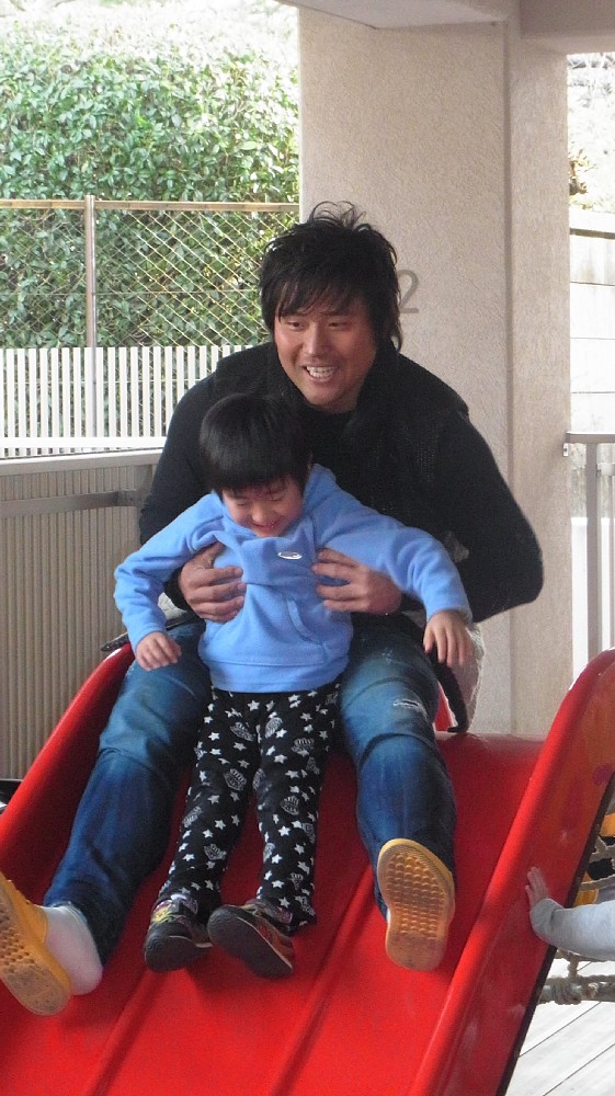 中日　“平田サンタ”が児童養護施設を初訪問「笑顔増えてくれたら」