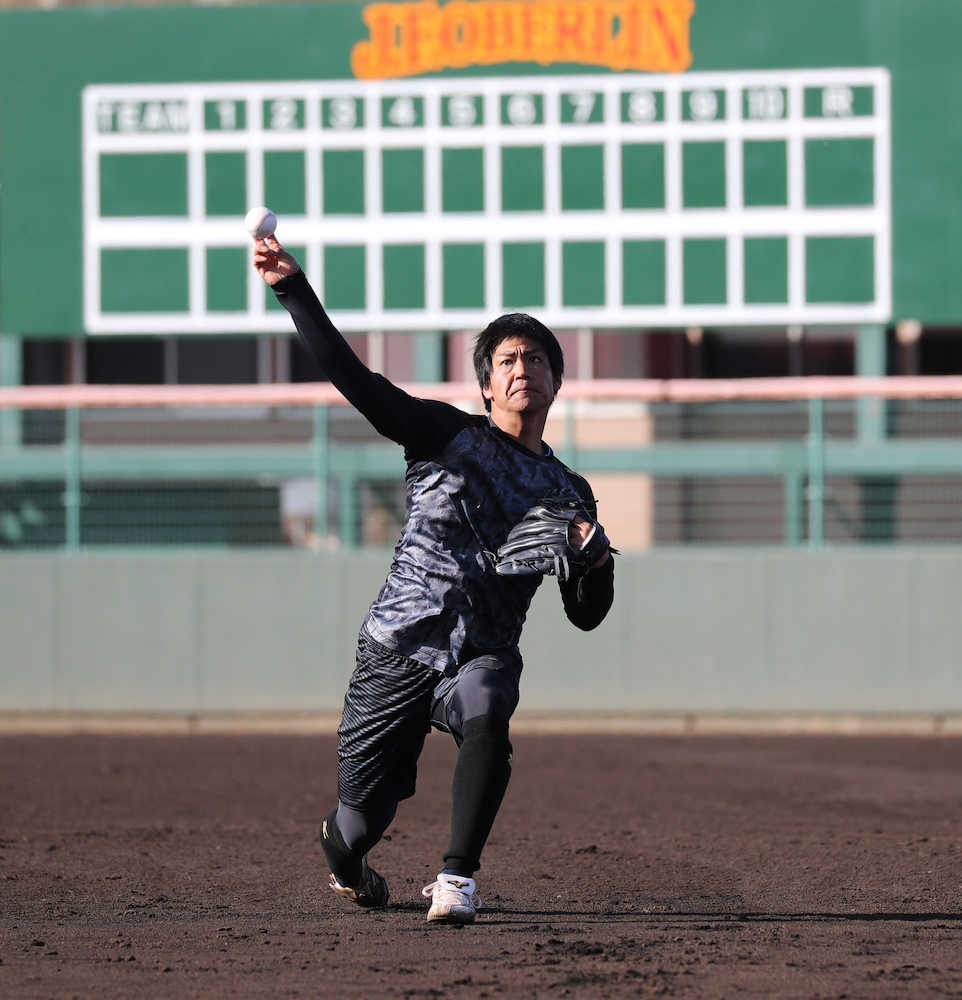 【画像・写真】ロッテドラ１千隼　今年の１文字は「飛」「名前にも隼がある」