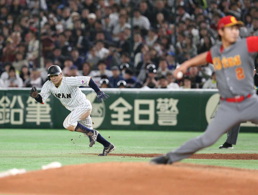 【画像・写真】侍Ｊ田中２安打２盗塁　秋山鮮やか左前打　出場なしは炭谷だけに