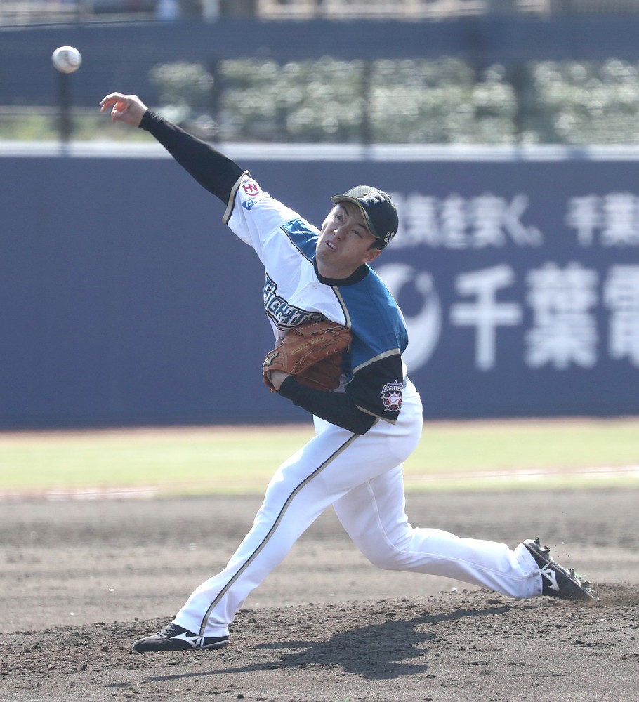 斎藤佑　ヒヤリ…右足首付近に打球直撃　腫れ引かなけば検査へ