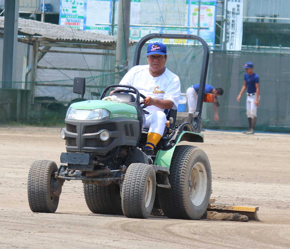 秀岳館・鍛治舎監督が練習復帰　ナイン鼓舞「日本一目指して」