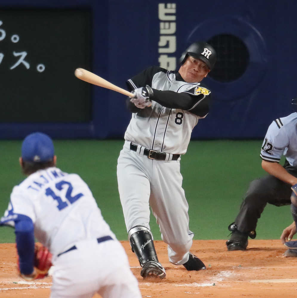 【画像・写真】阪神３連勝！俊介先制２ランだ福留１０回Ｖ２ランだ！