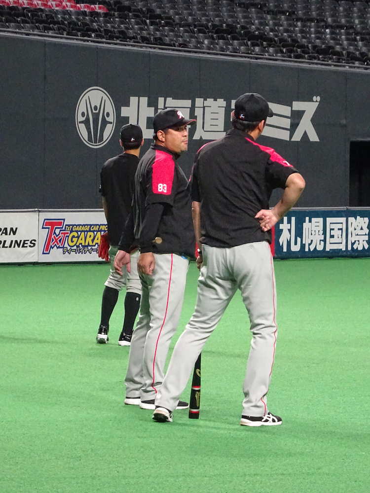 ロッテ伊東監督　選手らに今季限りの辞任報告　鈴木「さみしい気持ちしかない」