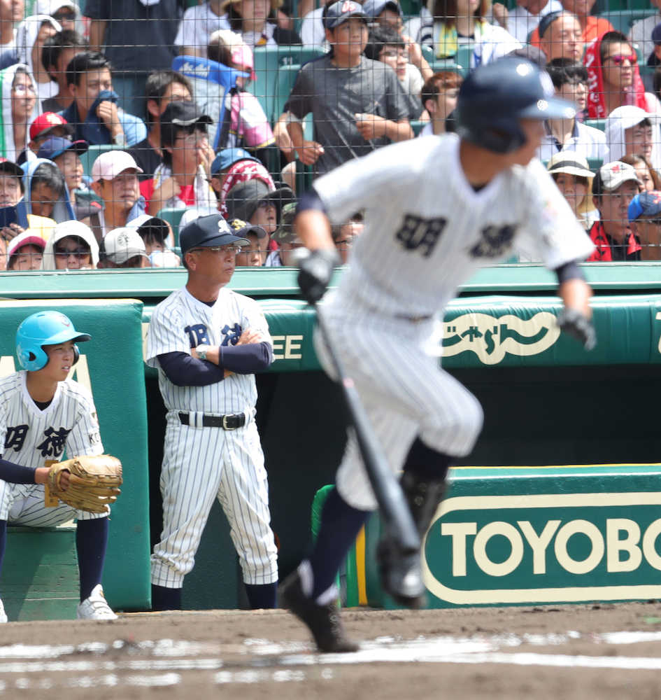 明徳・馬淵監督、甲子園50勝お預け「力負けです」初回の攻撃悔やむ