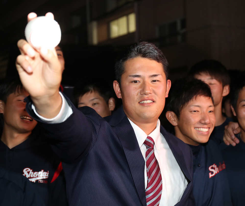 楽天１位近藤　目標は「広島市民球場で見た黒田博樹投手」