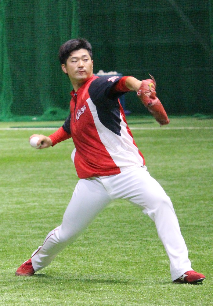 広島・岡田　タフな投球フォーム習得へ　１２勝もＣＳ登板なし「悔しいです」