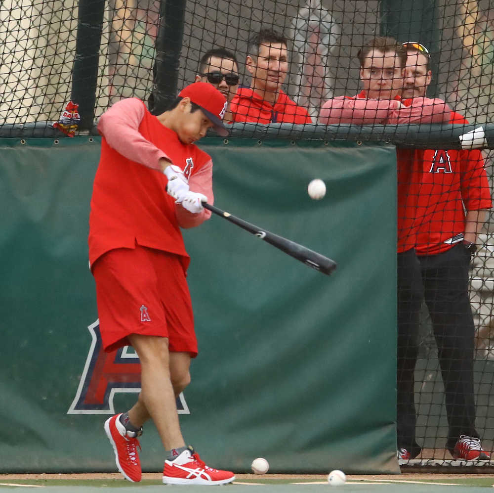 大谷、初の“二刀流調整”　フリー２発から投球フォーム確認