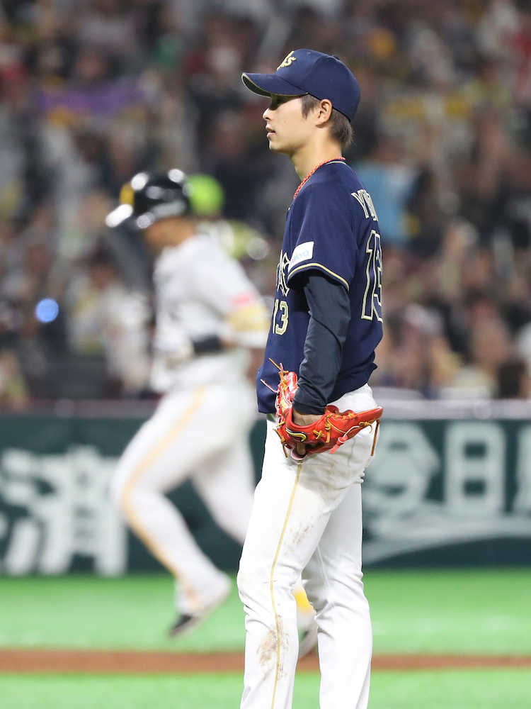 ＜ソ・オ＞６回１死満塁、中村晃に満塁本塁打を浴びる山岡