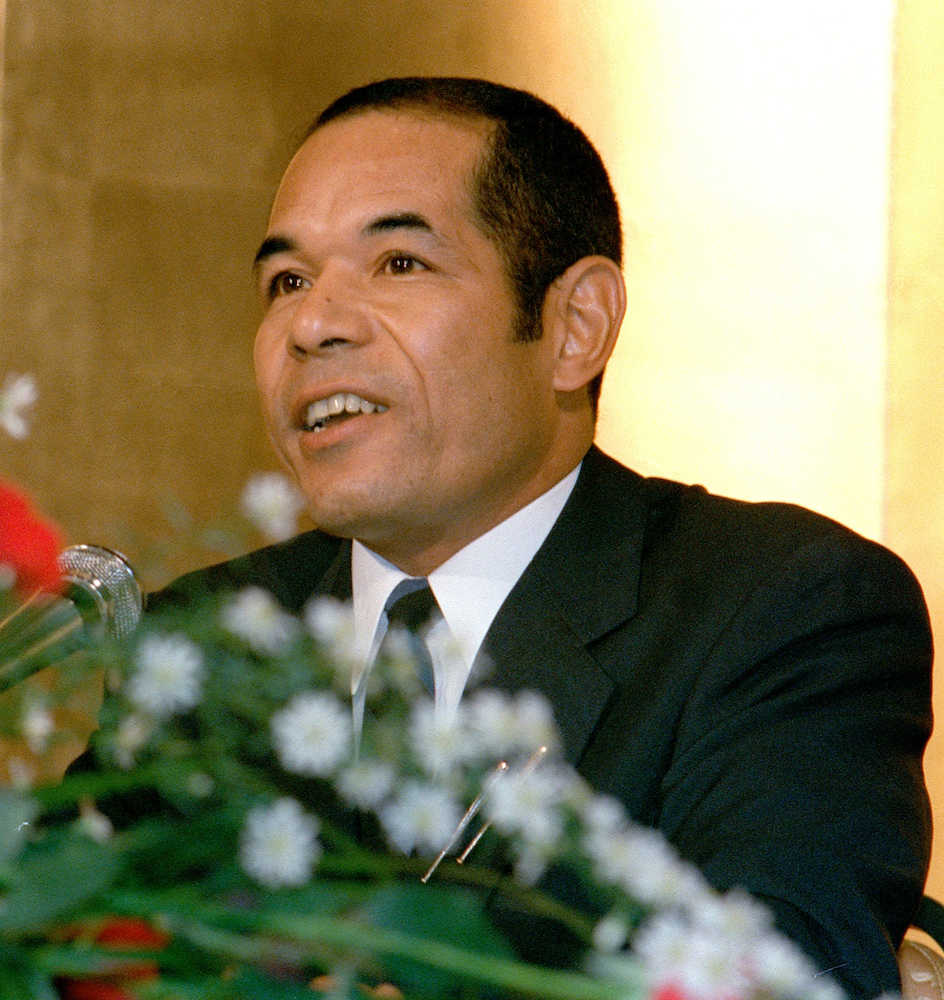 １９８７年９月、笑顔で現役引退を表明する衣笠祥雄選手
