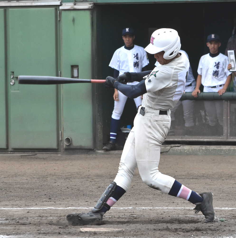 【西東京】日大鶴ケ丘　二刀流・勝又が１発含む３安打４打点
