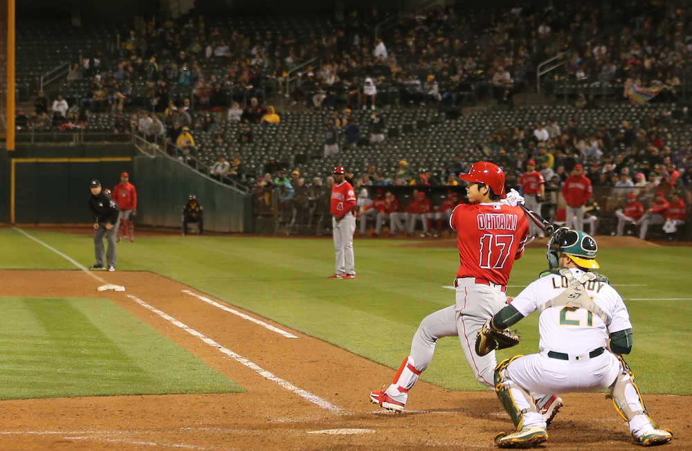 【画像・写真】大谷　逆転劇呼ぶ左前打　グラブに飛球当てた観客が“退場”に