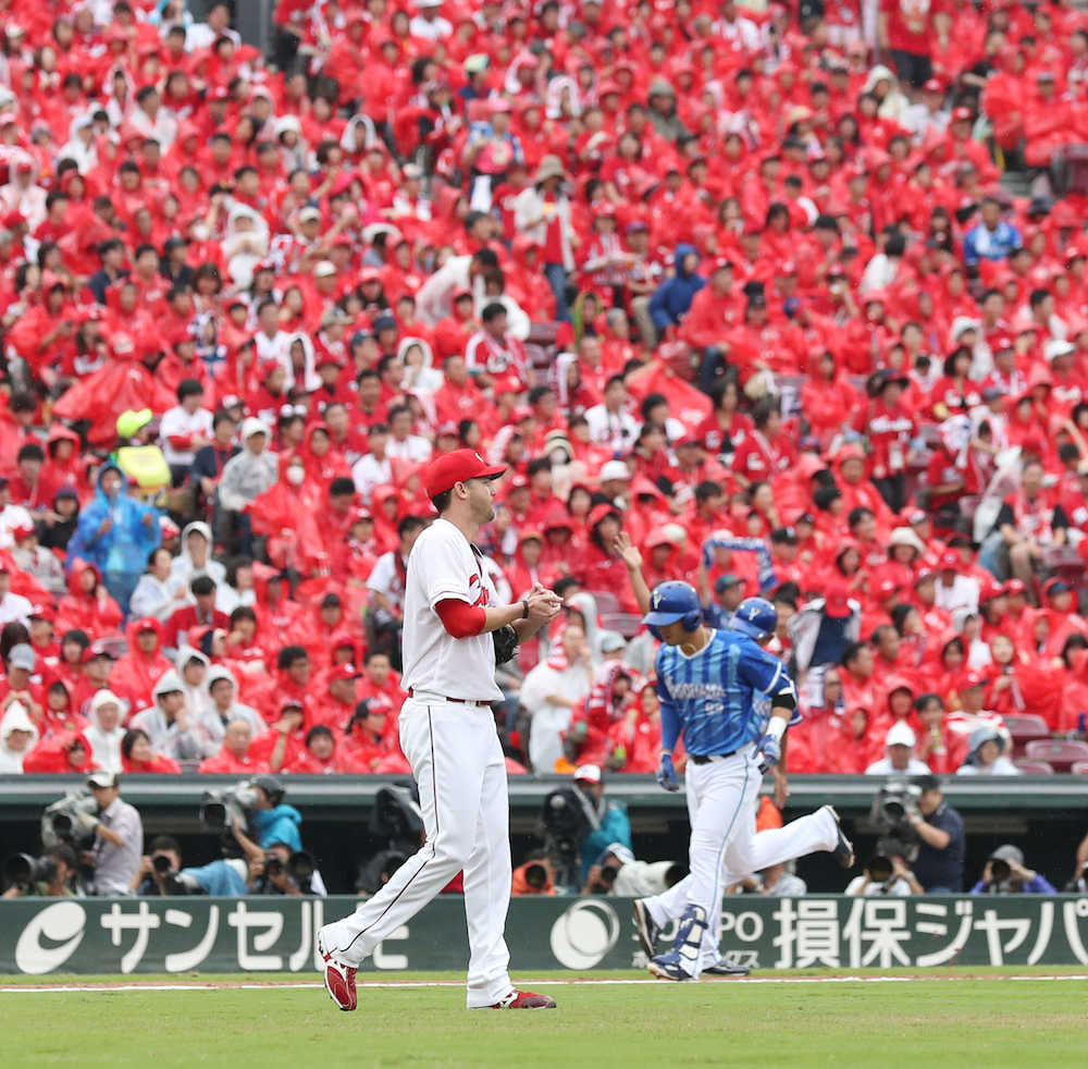 【画像・写真】Ｍ１の広島、地元でＤｅＮＡに敗戦　２４日の優勝決定は２位ヤクルトの結果次第