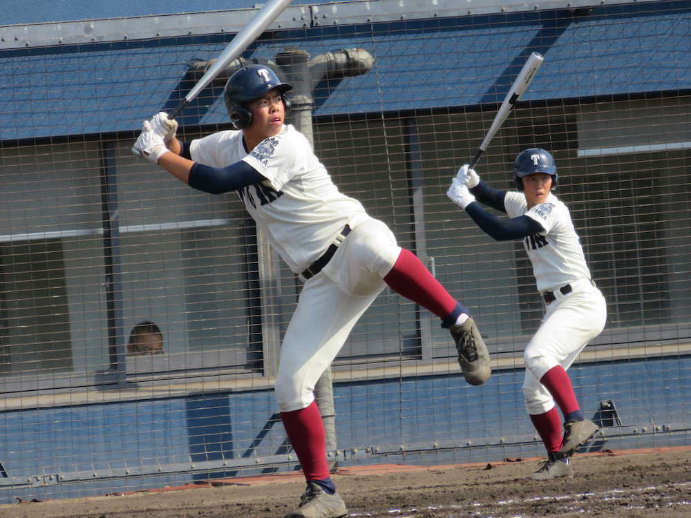 大阪桐蔭で３番を打つ１年生の西野