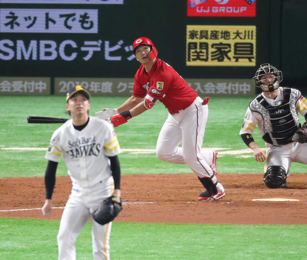 ＜ソ・広＞４回２死、鈴木は東浜から２試合連続本塁打となる左越えソロを放つ（撮影・大森　寛明）