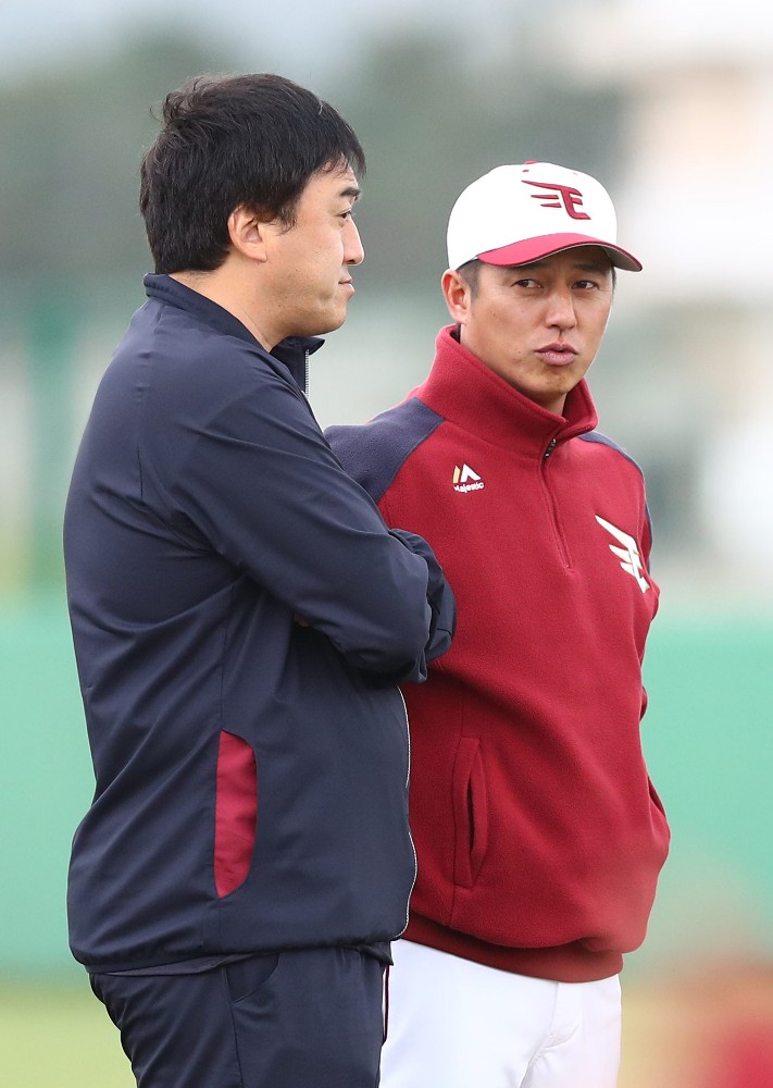 楽天・平石監督　石井ＧＭと強い絆「本当によく野球を知っている」