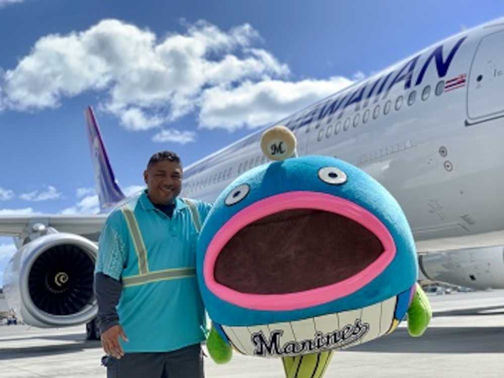 ロッテ　今季もハワイアン航空と“タッグ”　謎の魚がベニー氏と対面