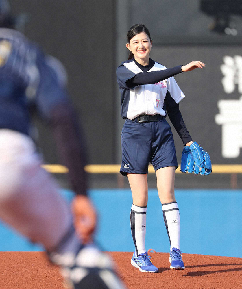 ミス日本、渡会亜衣子さんが始球式「楽しかった」