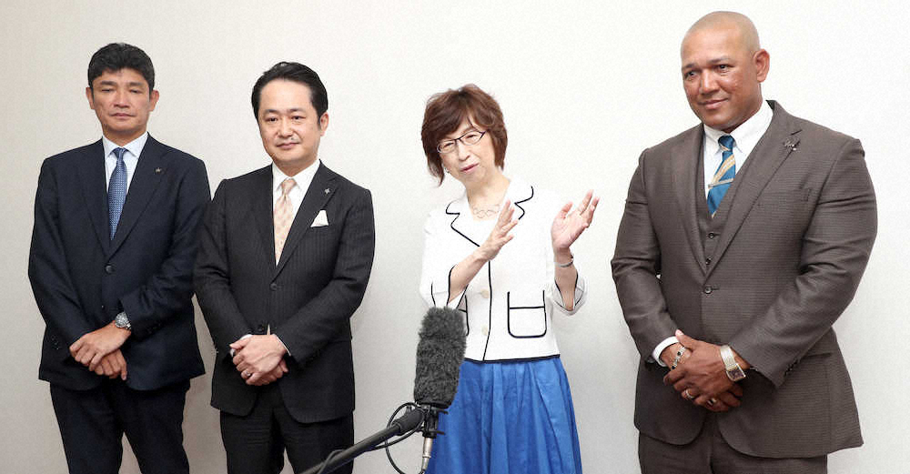 DeNAラミ監督&南場オーナー、市長を表敬訪問「新スタンドを横浜の新名所に」