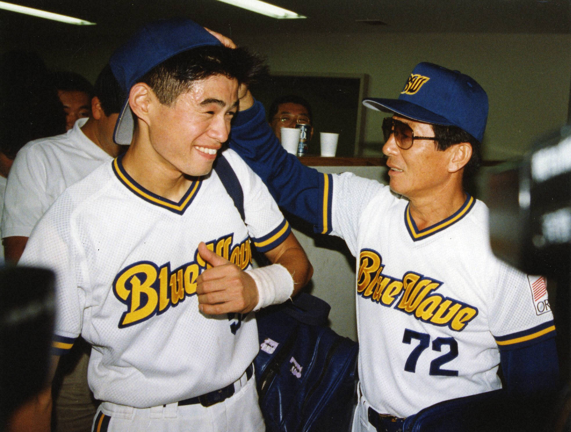 1994年、オリックス監督の仰木氏（右）とイチロー
