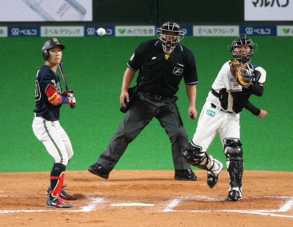 日本ハム実松、強肩見せた　福田の盗塁阻止「共同作業で」