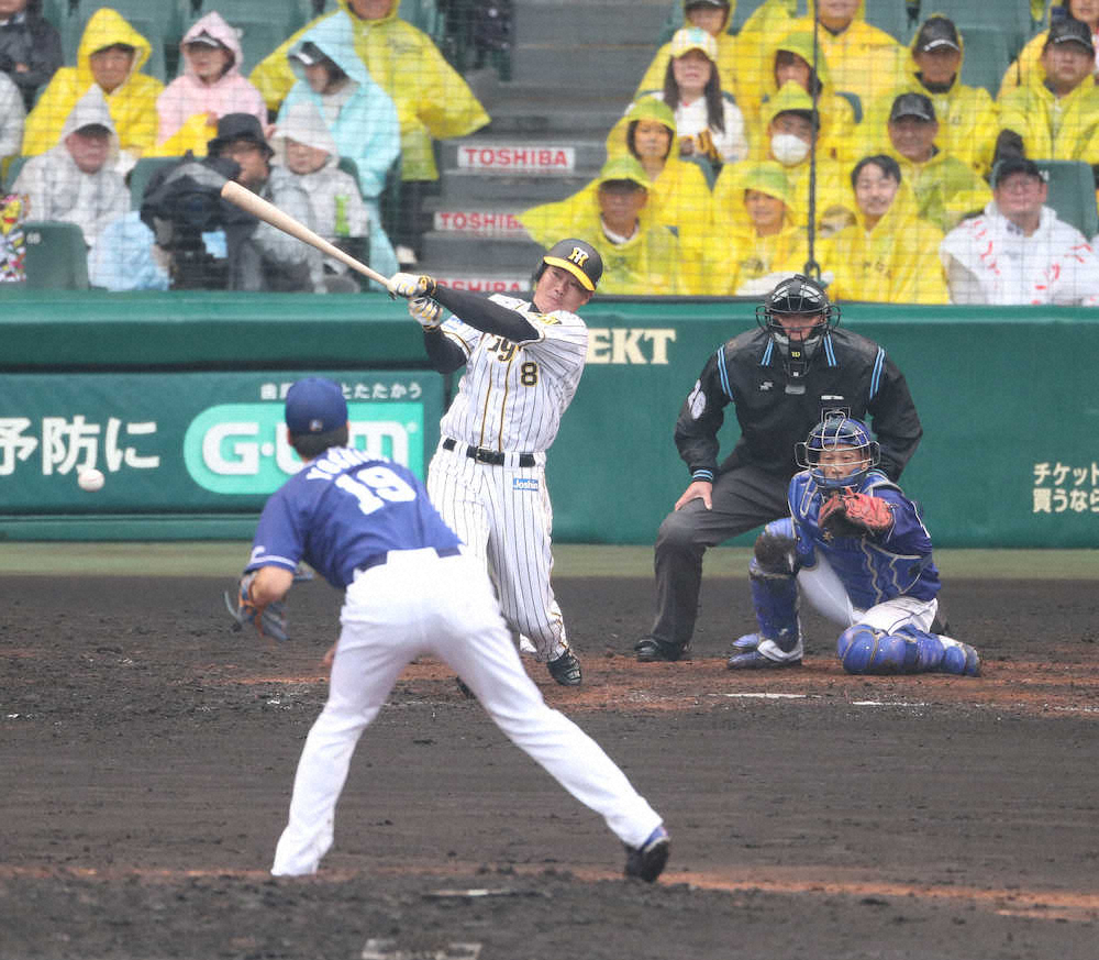 阪神　雨の甲子園で打線爆発　打者一巡の猛攻で一気逆転