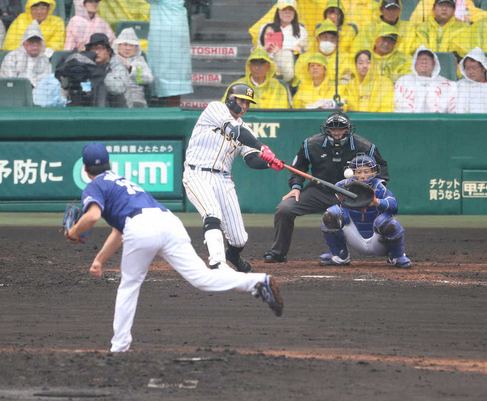 阪神　糸井、4回先頭で二塁打　一挙5得点逆転劇の火付け役